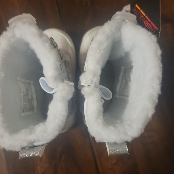 Carter's boots NWT size 5 - Picture 4 of 5